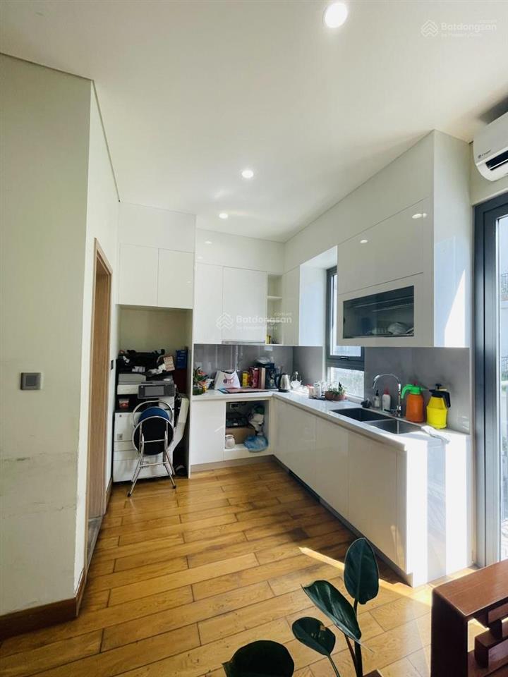 Toà văn phòng có 102 nguyễn thị định! thang máy, ô tô tránh, vỉa hè, thông kinh doanh. 68m2*6t