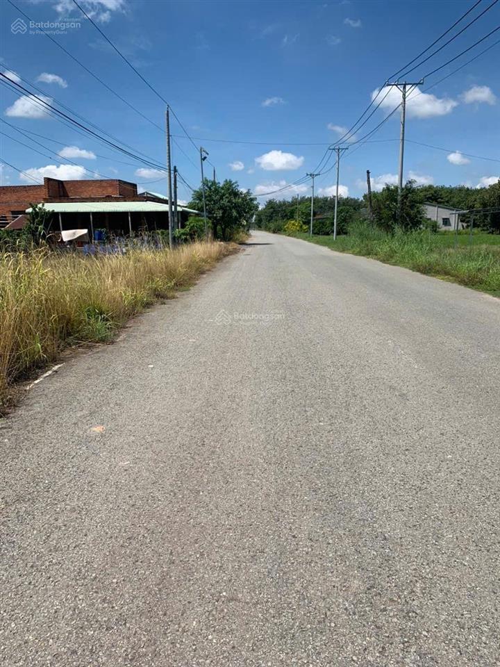 Diện tích 1,393 m2 .. có thể xây nhà . nghỉ dưỡng , làm nhà vườn ,,v,,v,,vv