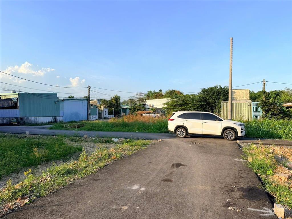 Bán đất lô góc 2 mặt tiền (dt 73m2) sổ riêng thổ cư 100% đường oto p. bửu hoà. giá chỉ 1,950 tỷ