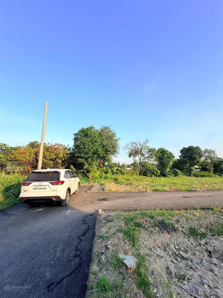 Bán đất lô góc 2 mặt tiền (dt 73m2) sổ riêng thổ cư 100% đường oto p. bửu hoà. giá chỉ 1,950 tỷ