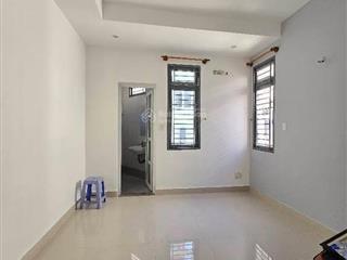 Nhà đẹp ở ngay  chủ bán đi định cự  hoàng diệu phú nhuận xe hơi đỗ cạnh nhà 4pn 4wc  10.x t