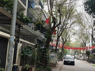 Liền kề báo nhân dân xuân phương. 61m2 x4t. vỉa hè 3m.đường 15m. giá 18.5 tỷ. đầu tư là thắng