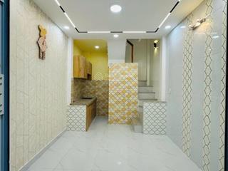 Bán nhà riêng hẻm đường 3/2, hơn 15m2 , nhỉnh 2 tỷ