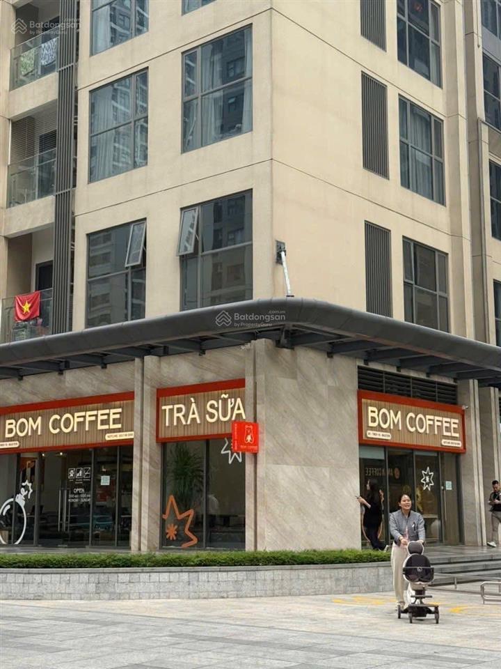 Bán shop chân đế căn góc mặt sảnh,mặt đường lớn  13 tỷ cho thuê 60triệu/tháng