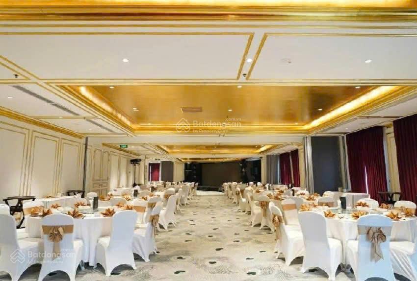 Bán tổ hợp khách sạn và căn hộ cao cấp 6 sao tại hà nội, lô góc, mặt hồ