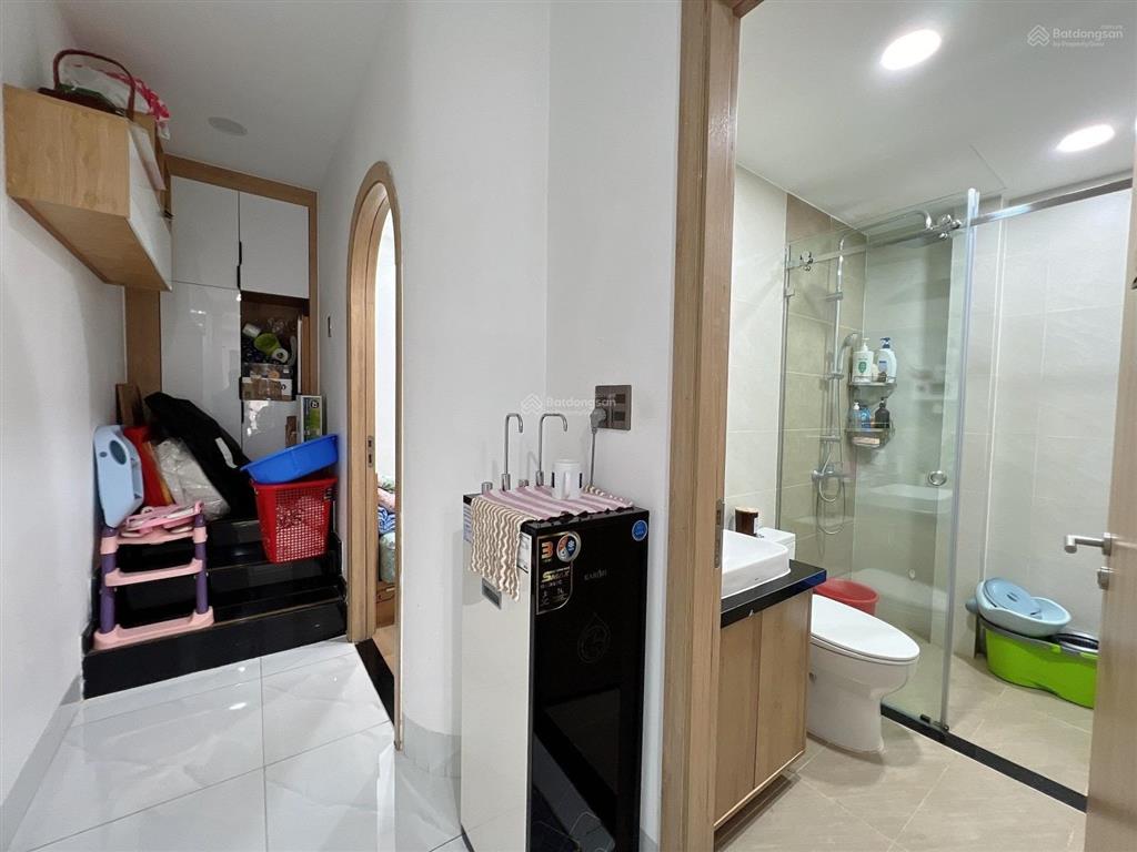 Nhà sát mặt tiền đường phạm hùng