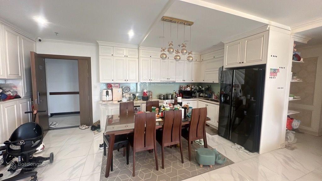 Bán căn hộ hei tower, ngụy như kon tum, 96m2, 8 tỷ, 2 ngủ, 2 vs, sổ đỏ cc, full nội thất đẹp.