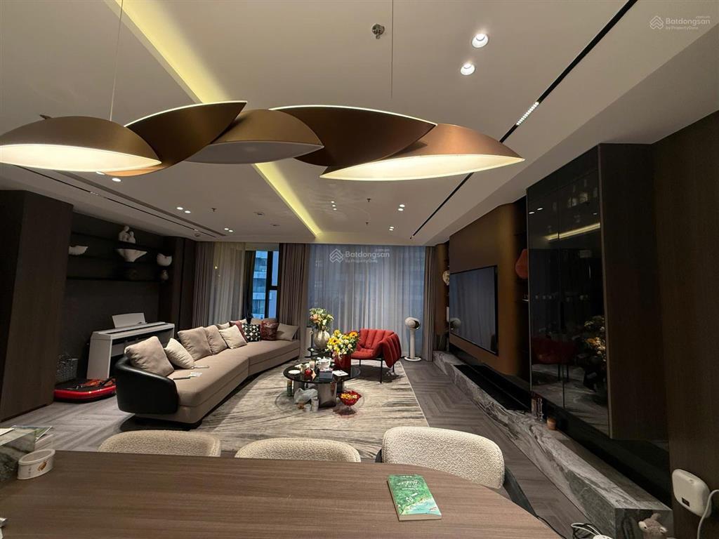 Cho thuê căn hộ 3 ngủ dt 146m d’. le roi soleil nội thất cao cấp sẵn vào ở giá 3x triệu/tháng.