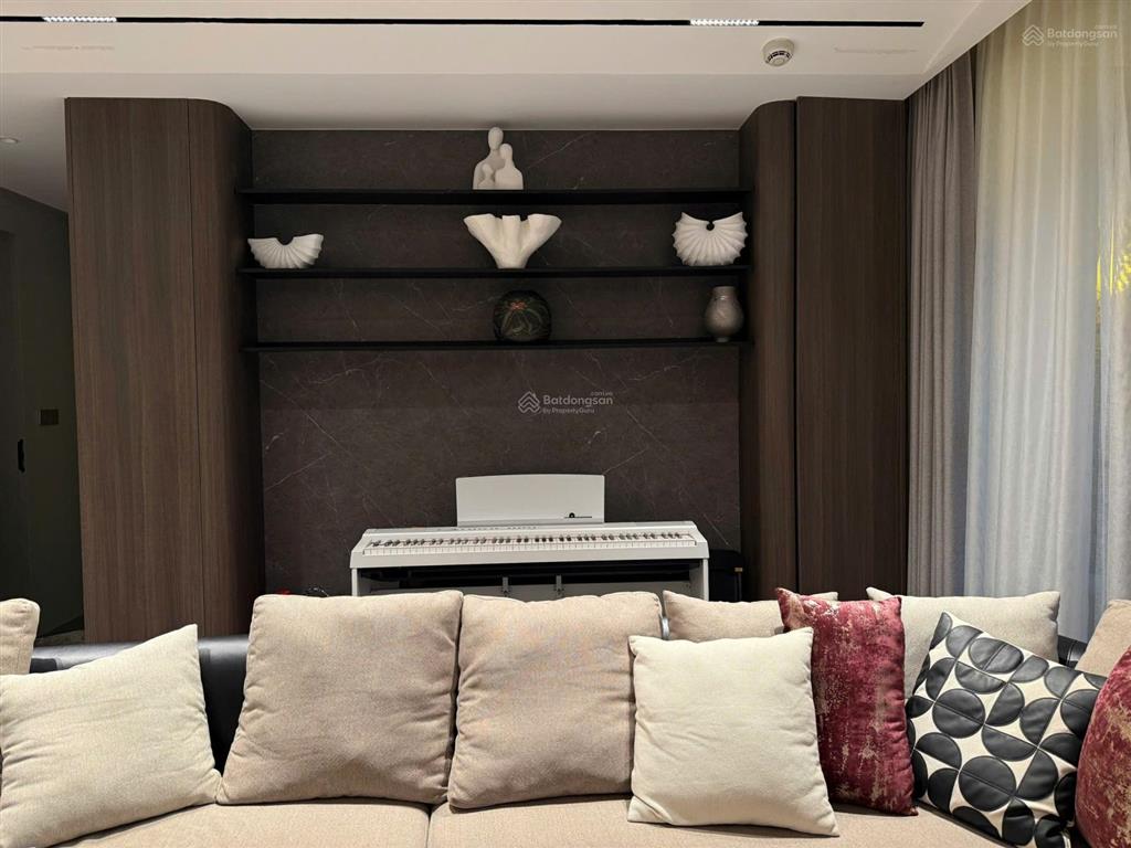 Cho thuê căn hộ 3 ngủ dt 146m d’. le roi soleil nội thất cao cấp sẵn vào ở giá 3x triệu/tháng.