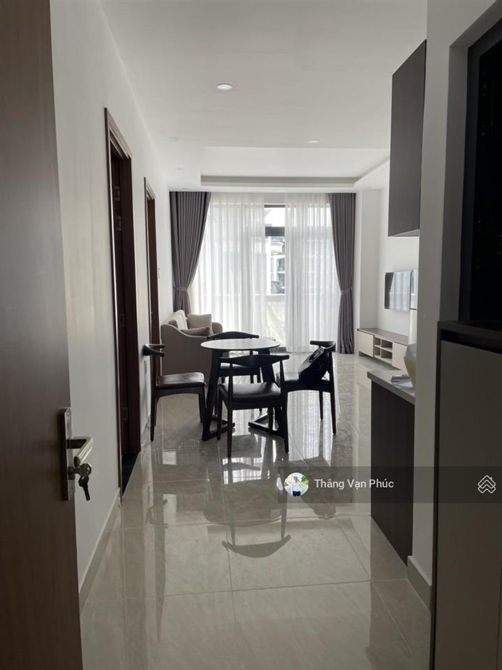 Cho thuê căn hộ 2 phong ngủ, đầy đủ nội thất, nhà mới ở ngay, có ban công thoáng, phòng sáng đẹp