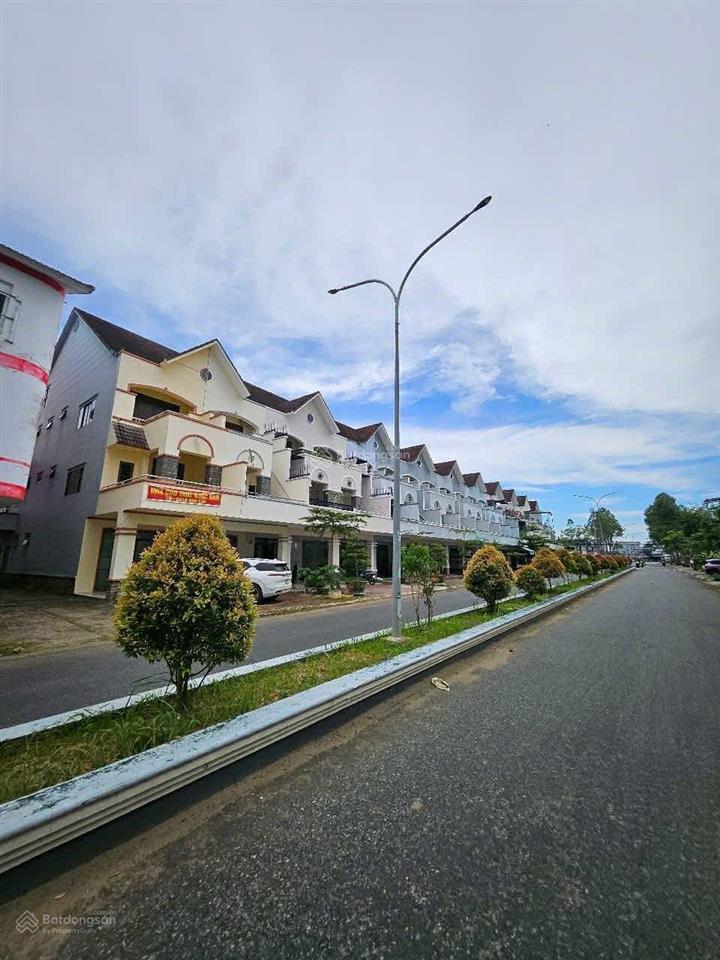 Nền đẹp, giá hấp dẫn, vị trí tốt