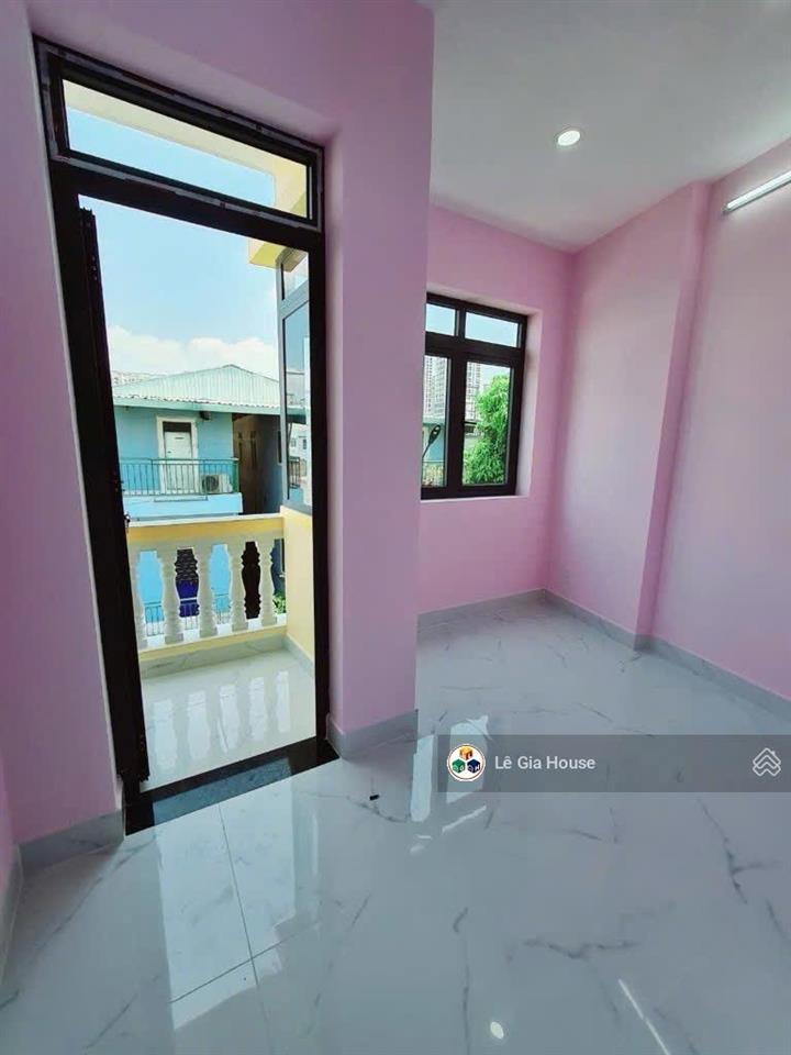 Nhà quận 2 vị trí đẹp đầy đủ tiện ích lô góc, đường lớn xe hơi tránh nhau nhà 3 tầng 4pn chỉ 4,9tỷ