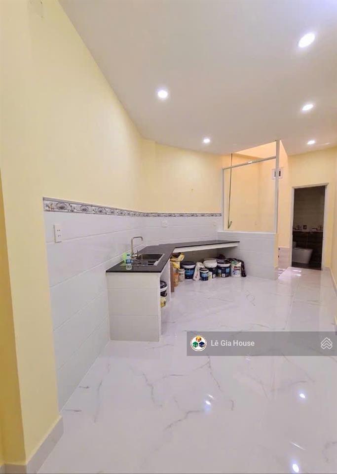 Nhà quận 2 vị trí đẹp đầy đủ tiện ích lô góc, đường lớn xe hơi tránh nhau nhà 3 tầng 4pn chỉ 4,9tỷ