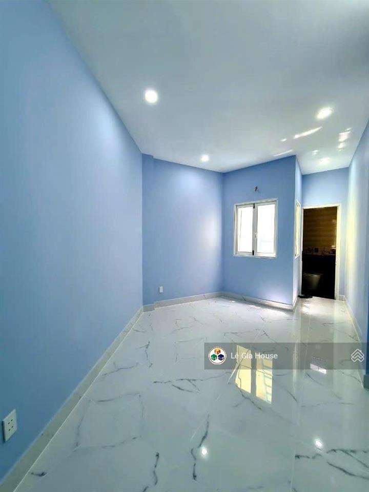 Nhà quận 2 vị trí đẹp đầy đủ tiện ích lô góc, đường lớn xe hơi tránh nhau nhà 3 tầng 4pn chỉ 4,9tỷ