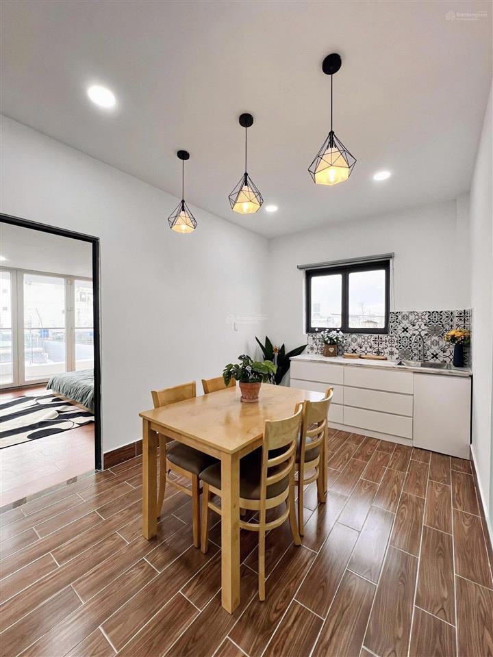 Căn hộ 2pn, ban công rộng,rộng hơn 60m2, ngay phố ẩm thực phan xích long, giáp tân bình,bình thạnh