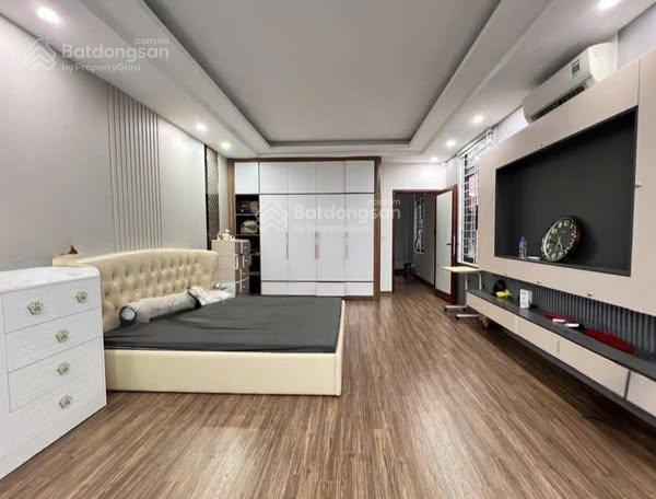 Bán nhà nguyễn khánh toàn, cầu giấy, 46m2, 10 tỷ, thang máy, mặt tiền 6m, 88m ra công viên