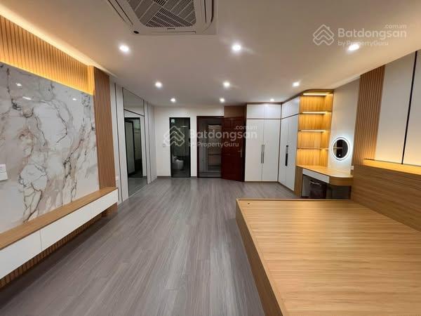 Bán nhà khúc thừa dụ, cầu giấy 46 m2, hơn 9 tỷ, 8 phòng, mặt tiền 6m, mới đẹp long lanh, thang máy
