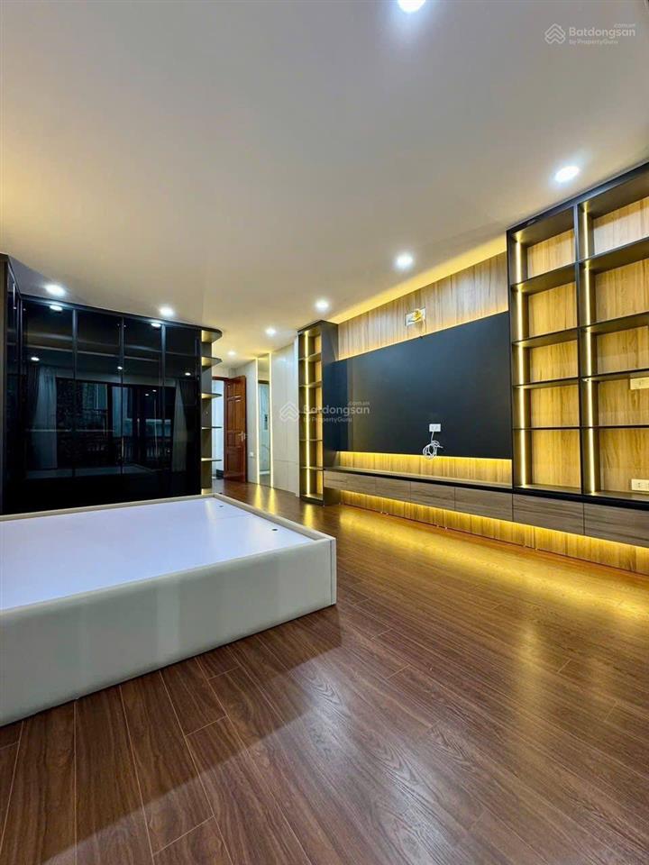 Bán nhà ngõ 68 cầu giấy, 46m2, 10 tỷ, thang máy, mặt tiền 6m, hồ điều hòa, không có căn thứ 2 đâu