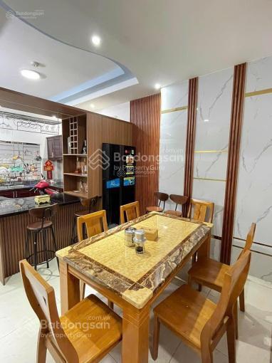 Nhà phố 3 tầng 4pn, đường 77 phường tân quy q7, dt 3.8m x 16m, ngay trung tâm q7, chỉ nhỉnh 6 tỷ