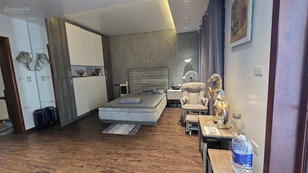 Đến kì trả ngân hàng chủ cần bán gấp biệt thự việt hưng  222m2 x 4t, mt 15m, giá 52tỷ