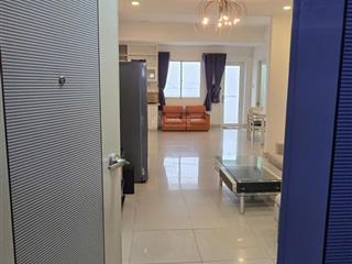 Cho thuê căn hộ rộng rãi ngay trung tâm quận 5