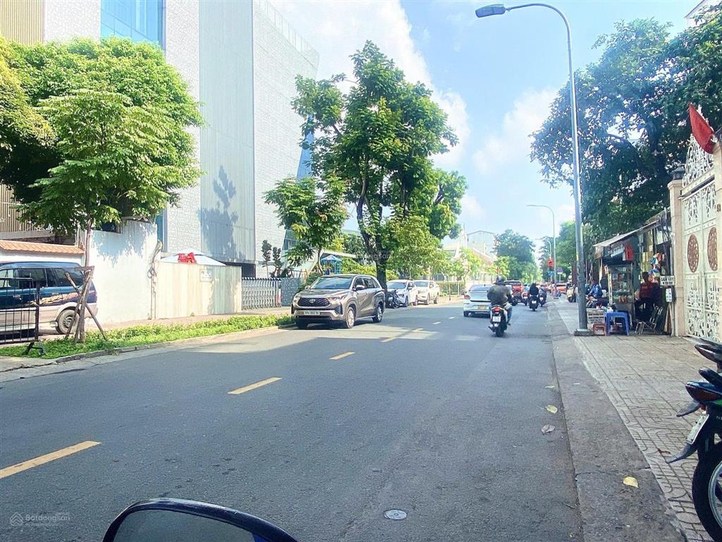 Nhà đẹp, thang máy  tú xương  9x12m (143m2), 5tầng  65tỷ
