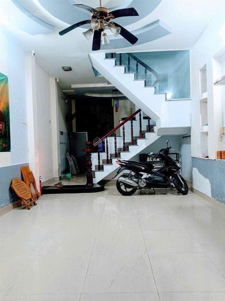 Ktx giá rẻ  phạm văn bạch  tân bình