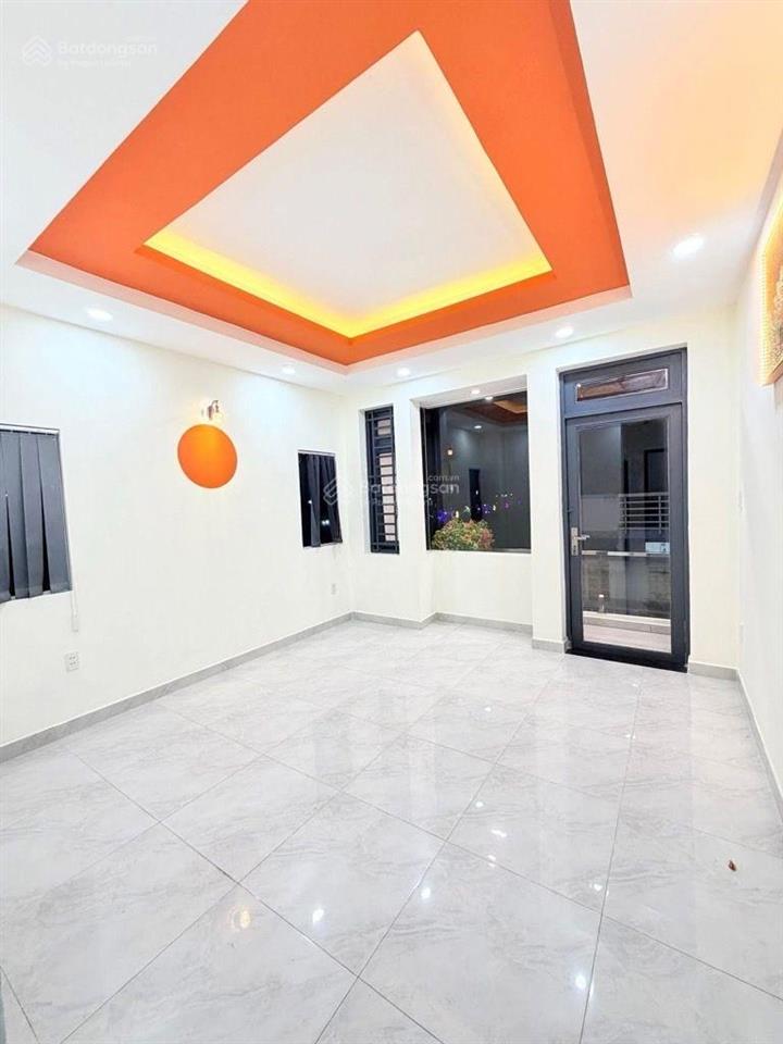 Siêu phẩm mặt tiền kênh nước đen