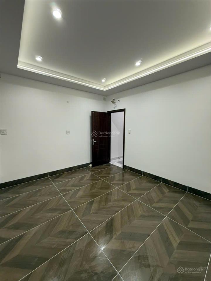 Hailongreal nhà 4.25tỷ, dt 4.2x15m, 4 tầng, mới 100%, lê văn lương nối dài, long hậu, đường 10m