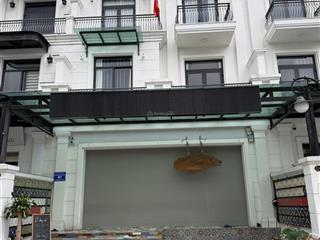Rẻ nhất shop ha2  90m2, mặt đường 30m, kinh doanh tốt, sẵn hđ thuê tại vinhomes ocean gia lâm