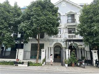 Liền kề sao biển 102,9m2 xây lớn có sân vườn. chủ cần bán gấp tại vinhomes gia lâm