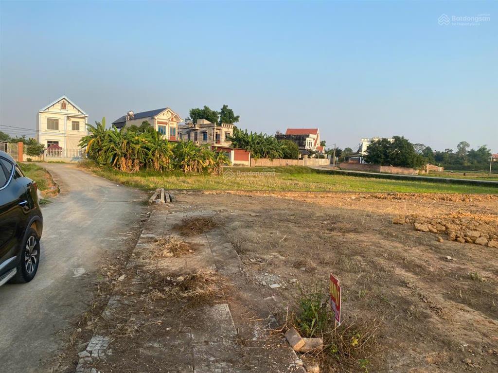 Bán lô góc 200m2 tại ngọc vân tân yên cách trục chính xã 50m