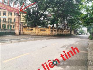 Cần bán lô đất khẩu hà nội 800triệu, dt 100m2 full thổ cư, mt 6m nở hậu, đất đẹp vuông vắn, oto vao