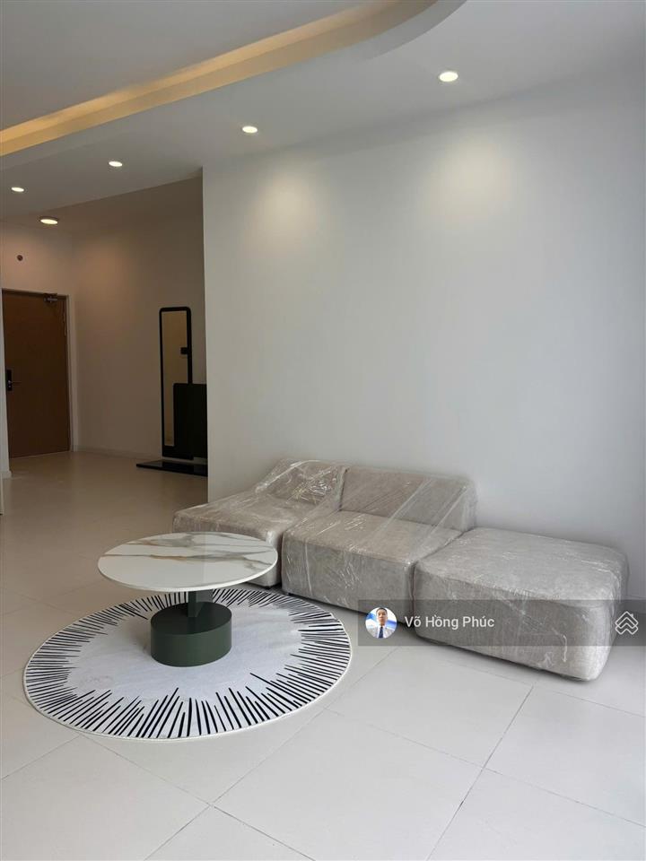 Cho thuê căn hộ 3 pn 137 m2 full nội thất giá 27 triệu/tháng, không cho nuôi thú cưng