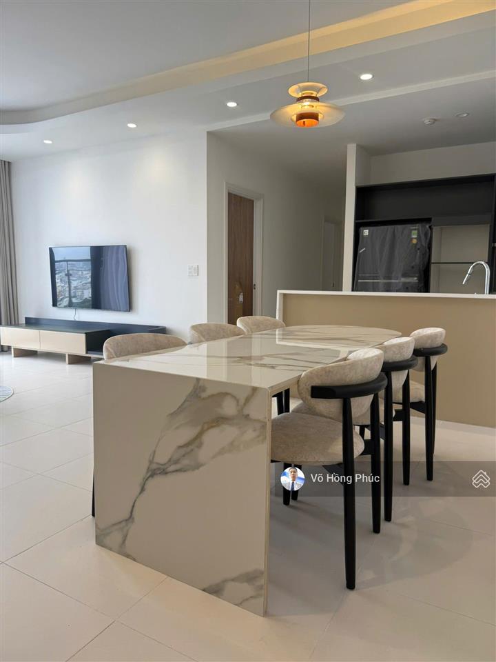 Cho thuê căn hộ 3 pn 137 m2 full nội thất giá 27 triệu/tháng, không cho nuôi thú cưng