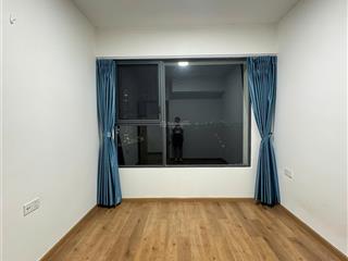 Cần bán gấp căn hộ mizuki 2pn, 1wc có ban công giá chỉ 3,5 tỷ có nội thất. linh 0933 868 ***