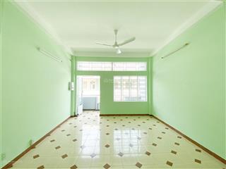 Phòng 40m2 có ban công cửa sổ thoáng mát ở trung tâm q3, cho sv thuê
