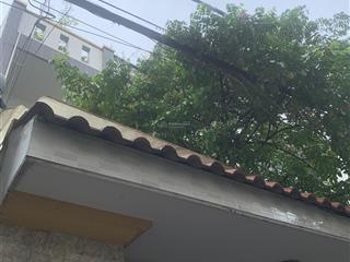 Bàn nhà 4x17m, 1 lầu, 3pn, sát nhà thờ lạc quang, hẻm 5m xe hơi, 5tỷ9. đht 02, q12