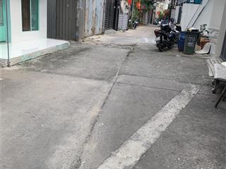 Bán nhà dãy trọ 8.3x18m, có 10 phòng trọ, cho thuê 25tr, 1/ nvq, hẻm 5m xe hơi, đht, q12