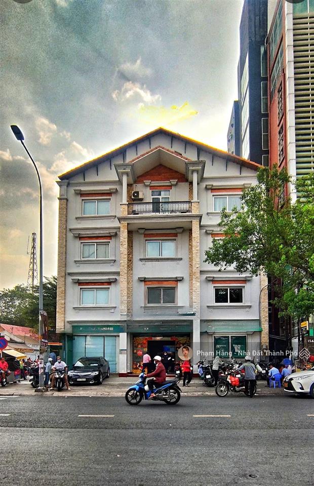 Nguyên căn hoàng hoa thám dt 300m2