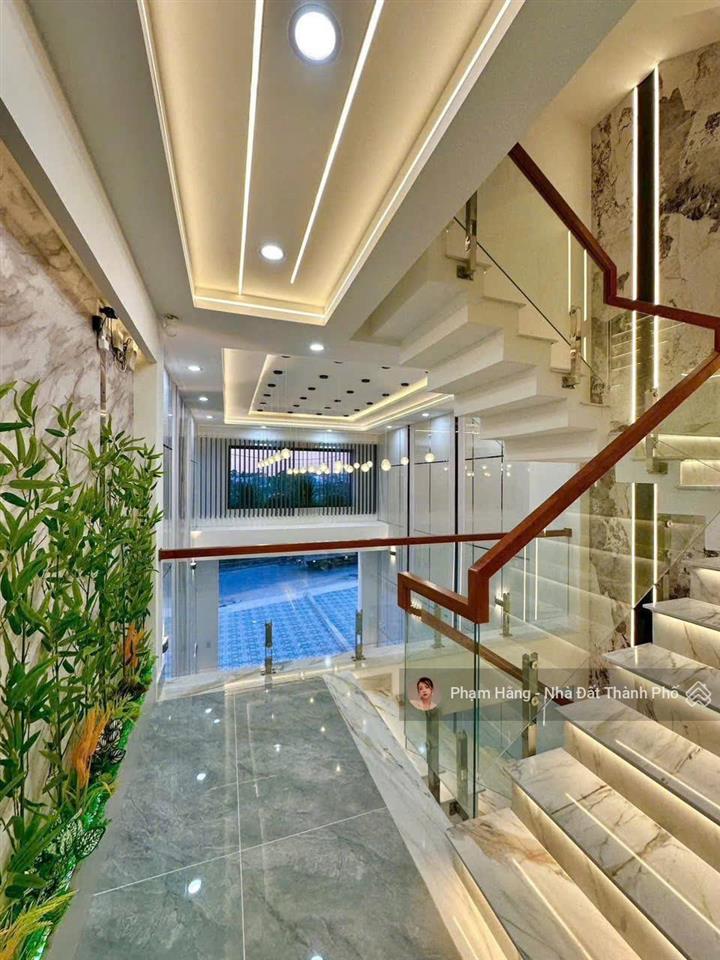 Bán nhà đẹp phường thạnh xuân, quận 12  full công năng, có gara ô tô, phòng xông hơi