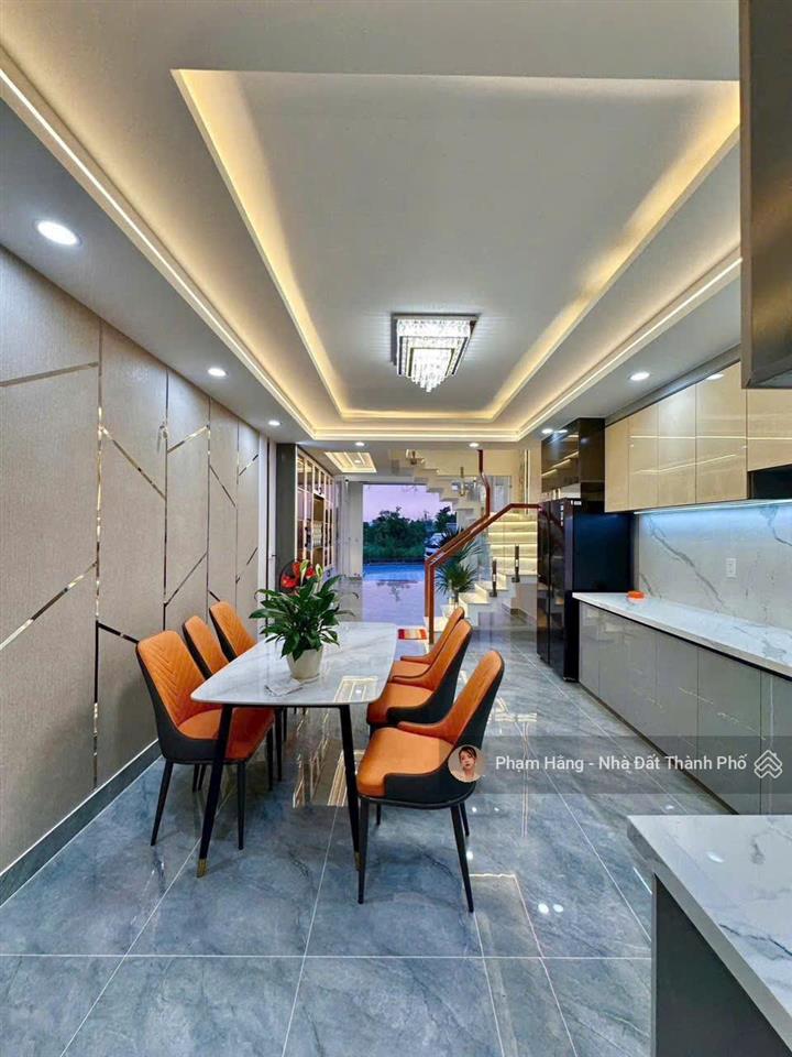 Bán nhà đẹp phường thạnh xuân, quận 12  full công năng, có gara ô tô, phòng xông hơi