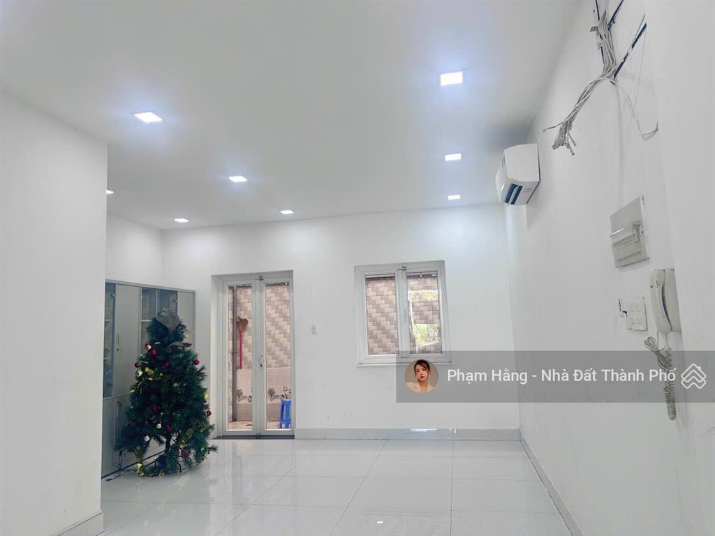 Nhà cityland 5 tầng sẵn thang máy máy lạnh 40tr