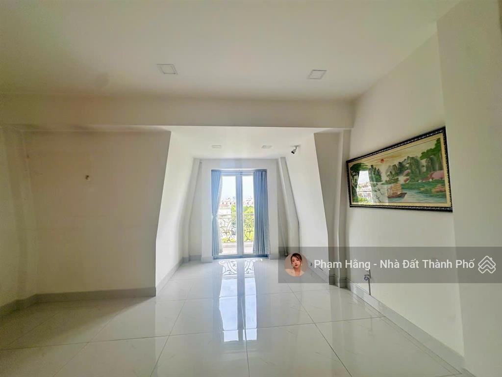 Nhà cityland 5 tầng sẵn thang máy máy lạnh 40tr