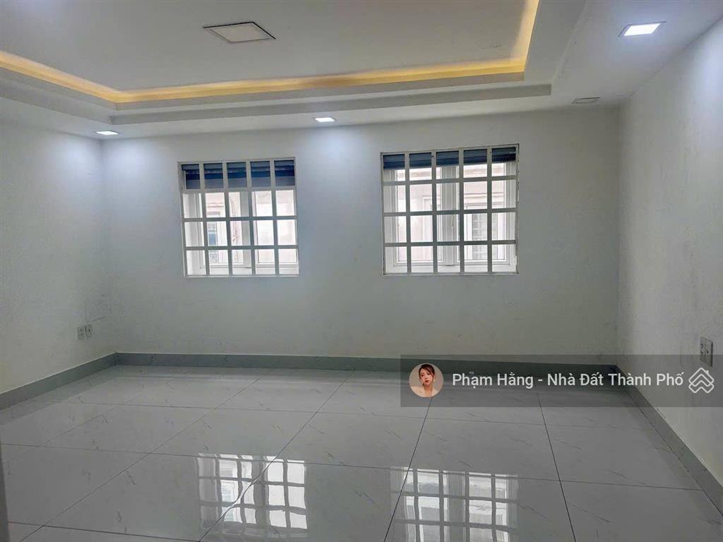 Nhà cityland 5 tầng sẵn thang máy máy lạnh 40tr