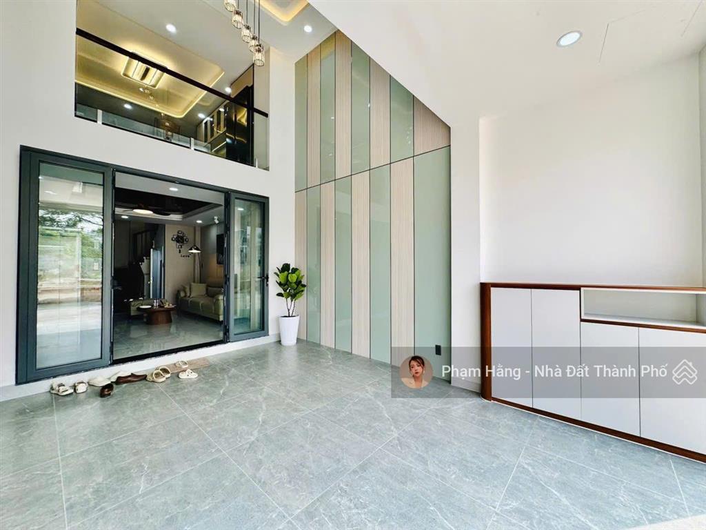 Bán nhà hẻm xe hơi thang máy đẹp y hình