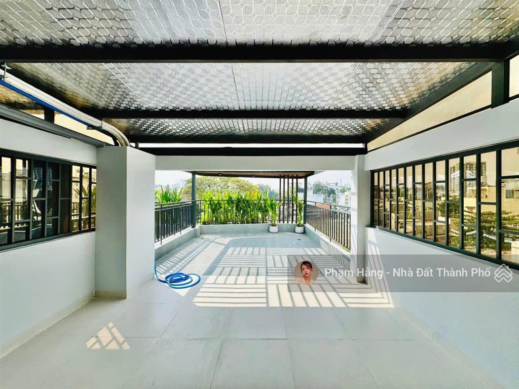 Bán nhà hẻm xe hơi thang máy đẹp y hình