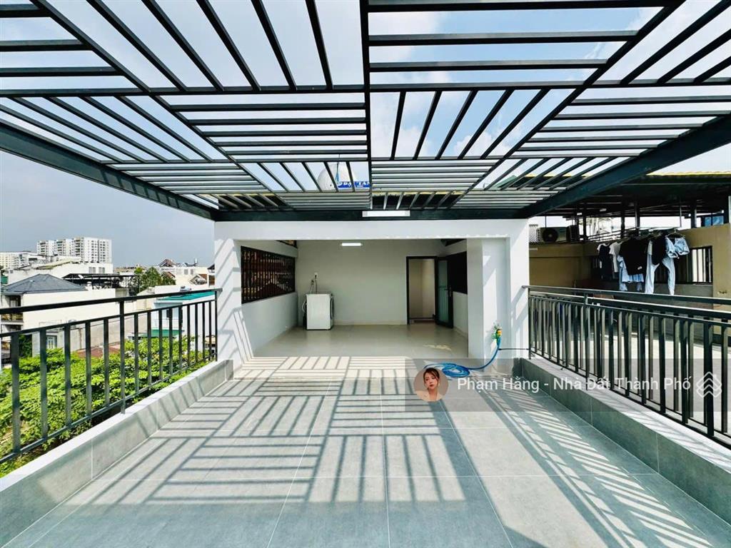 Bán nhà hẻm xe hơi thang máy đẹp y hình