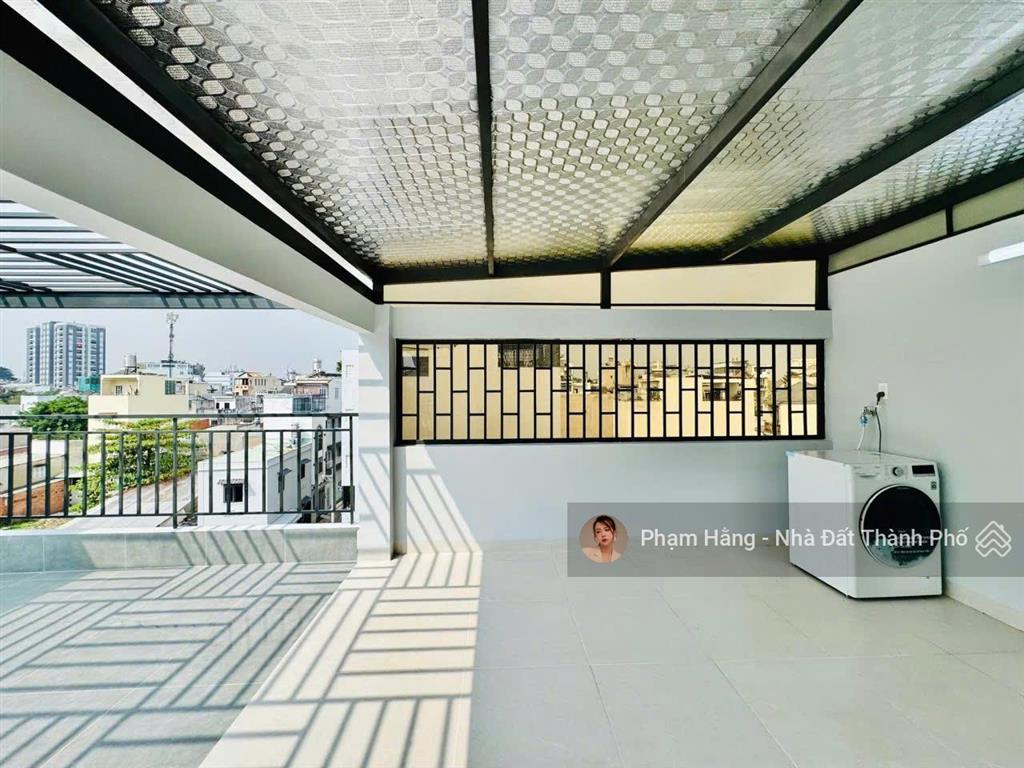 Bán nhà hẻm xe hơi thang máy đẹp y hình