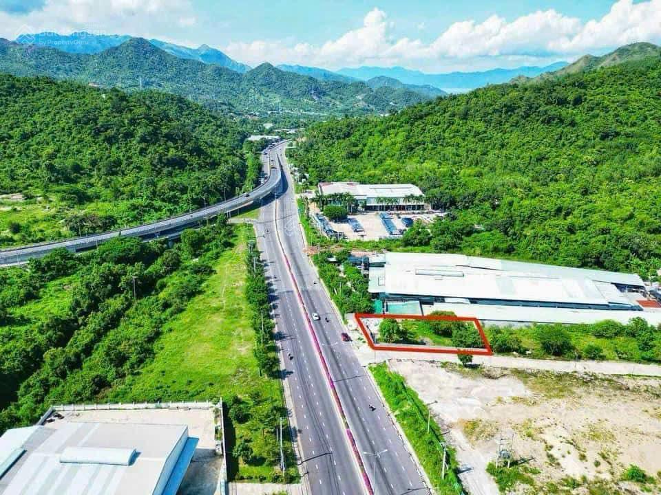 Lô góc mặt tiền đường 2/4 bắc nha trang, ngang 21m full thổ giá chỉ 23 triệu/m2 (rẻ hơn thị trường)